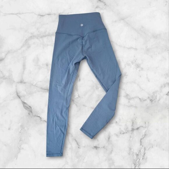 Lululemon Size 4 Blue High Rise Aligns 25" - Picture 1 of 3